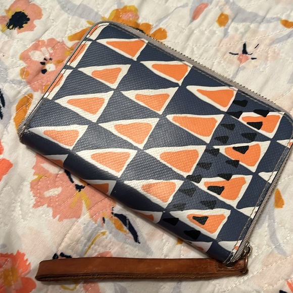 Kestrel Deltille Wallet Wristlet Clutch - Picture 3 of 9